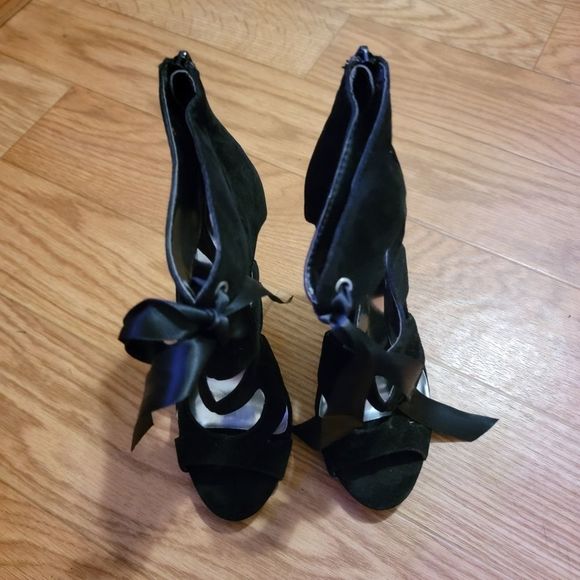 NEW Liliana Ribbon Tie Up Strappy Suede High Heel Sandals - Picture 6 of 11